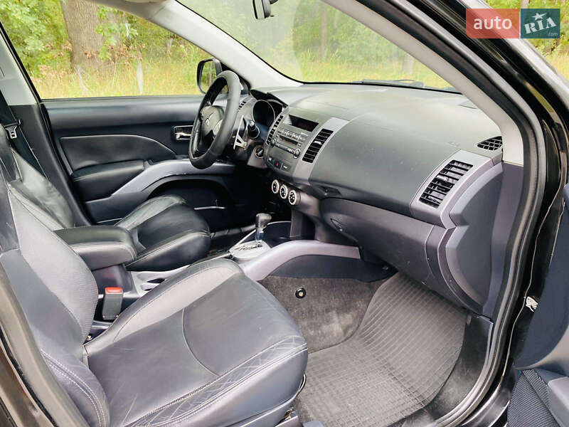 Внедорожник / Кроссовер Mitsubishi Outlander 2008 в Харькове