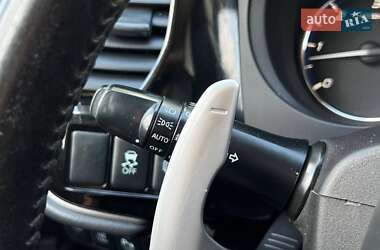 Позашляховик / Кросовер Mitsubishi Outlander 2013 в 