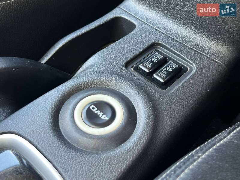 Внедорожник / Кроссовер Mitsubishi Outlander 2013 в Киеве