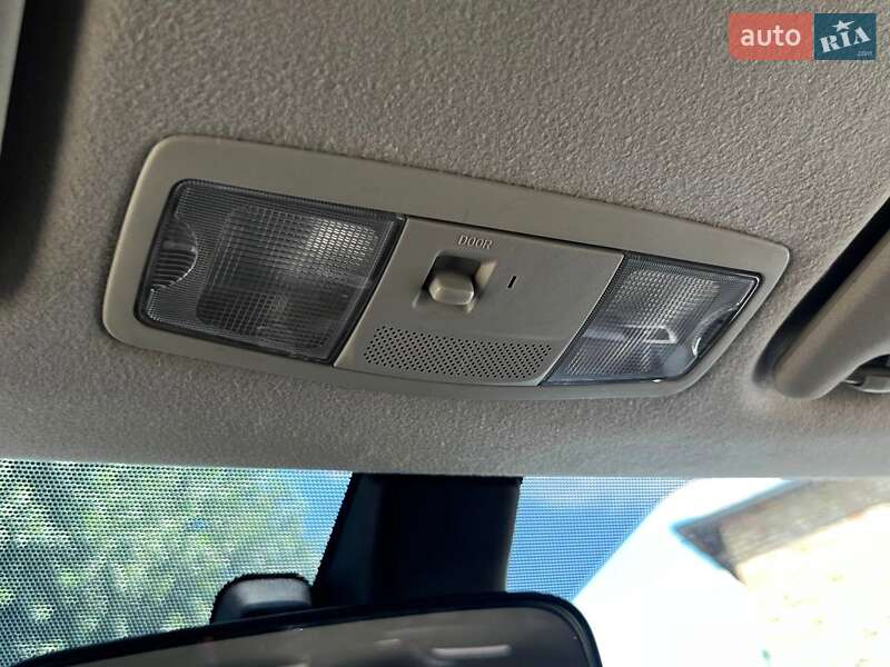Внедорожник / Кроссовер Mitsubishi Outlander 2013 в Киеве