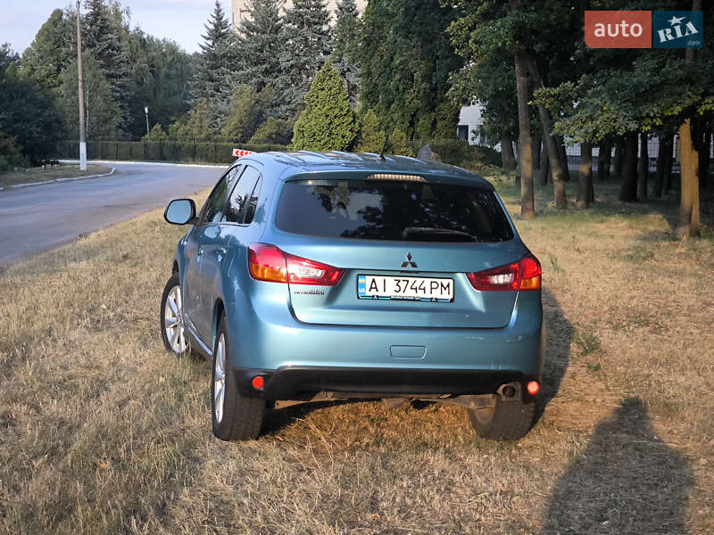 Внедорожник / Кроссовер Mitsubishi Outlander 2014 в Мироновке