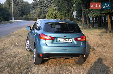 Внедорожник / Кроссовер Mitsubishi Outlander 2014 в 