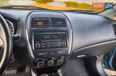 Внедорожник / Кроссовер Mitsubishi Outlander 2014 в 