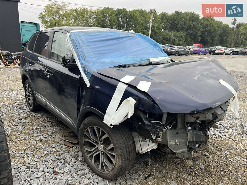 Внедорожник / Кроссовер Mitsubishi Outlander 2016 в Львове