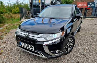 Внедорожник / Кроссовер Mitsubishi Outlander 2019 в Виннице