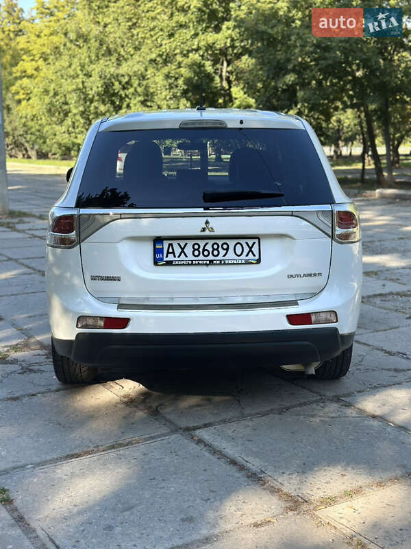 Позашляховик / Кросовер Mitsubishi Outlander 2013 в Харкові