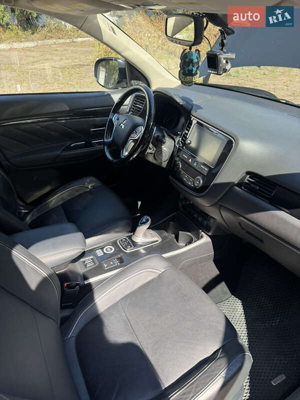 Позашляховик / Кросовер Mitsubishi Outlander 2018 в Глухові