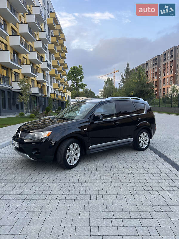Внедорожник / Кроссовер Mitsubishi Outlander 2009 в 