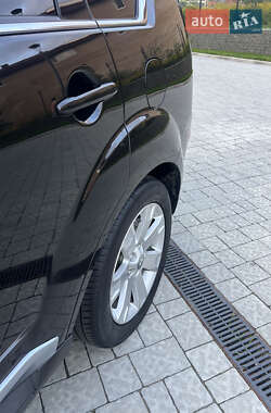 Внедорожник / Кроссовер Mitsubishi Outlander 2009 в 
