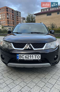 Внедорожник / Кроссовер Mitsubishi Outlander 2009 в 