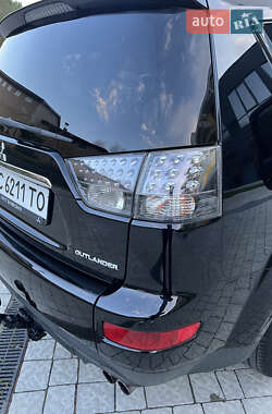 Внедорожник / Кроссовер Mitsubishi Outlander 2009 в 