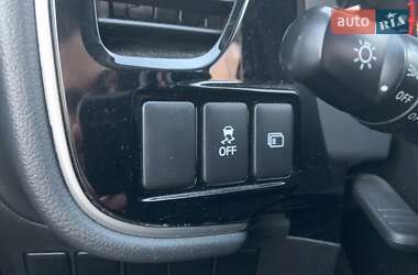 Внедорожник / Кроссовер Mitsubishi Outlander 2019 в 