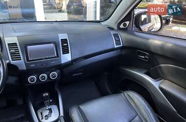 Внедорожник / Кроссовер Mitsubishi Outlander 2008 в 