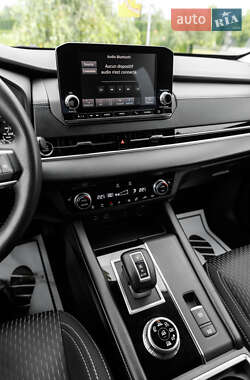 Внедорожник / Кроссовер Mitsubishi Outlander 2021 в 