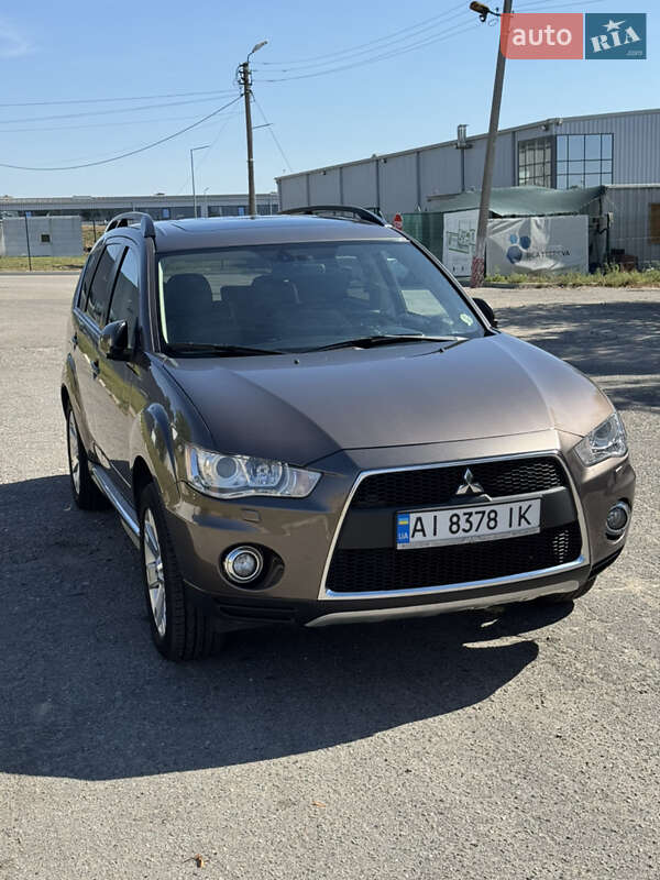 Mitsubishi Outlander 2012