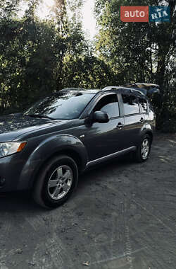 Внедорожник / Кроссовер Mitsubishi Outlander 2007 в 
