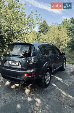Внедорожник / Кроссовер Mitsubishi Outlander 2007 в 