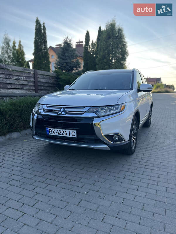 Mitsubishi Outlander 2015