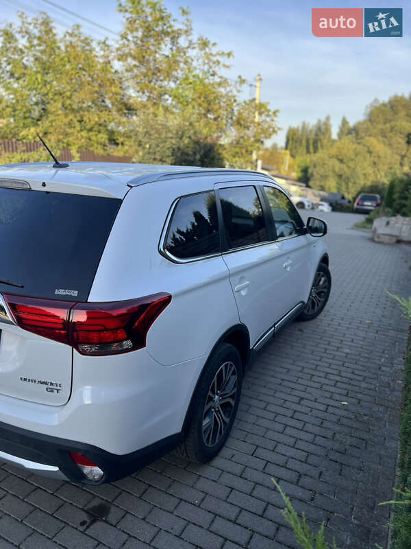 Позашляховик / Кросовер Mitsubishi Outlander 2015 в Хмельницькому