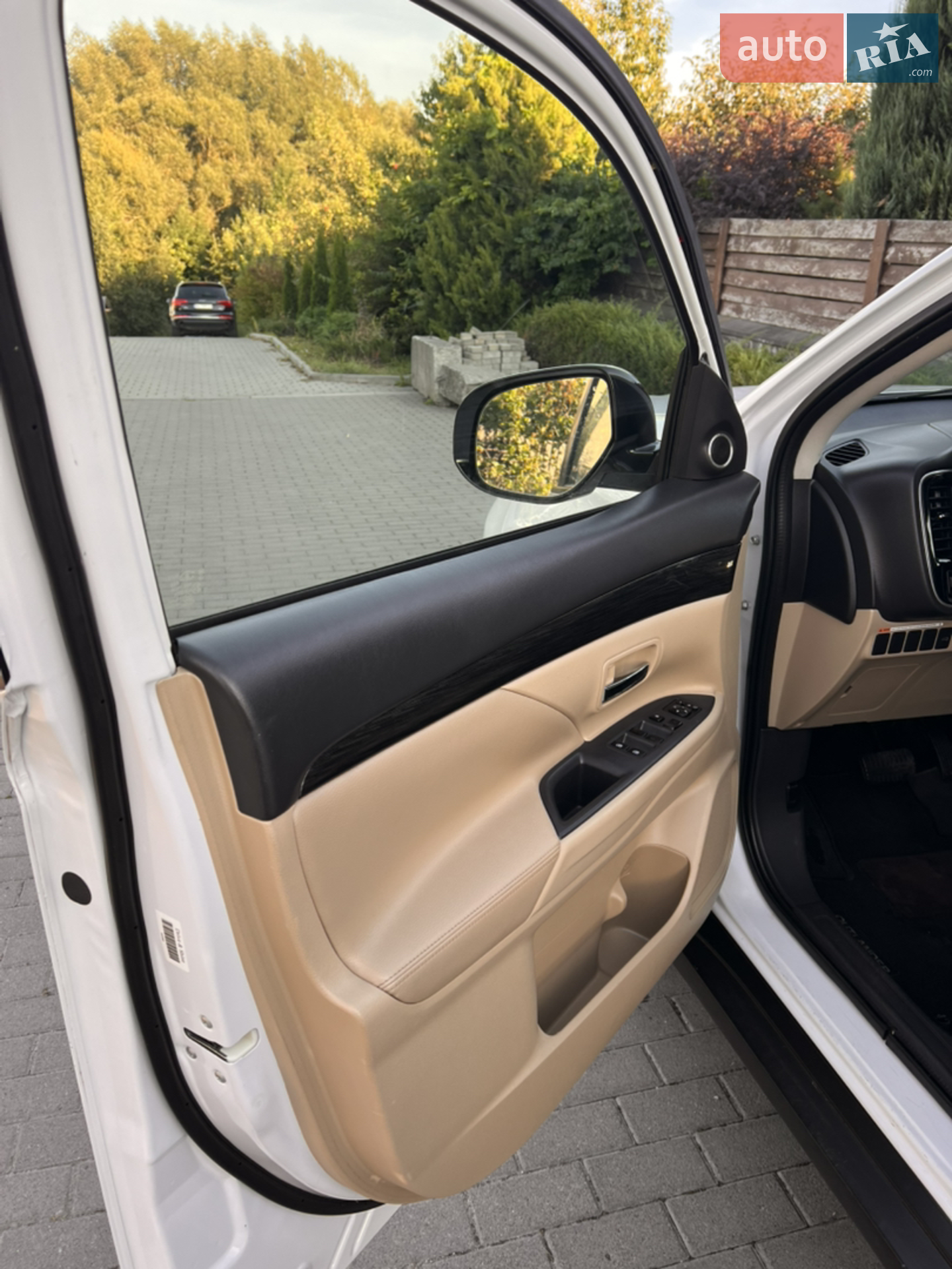 2015 Mitsubishi Outlander - мініатюра 32