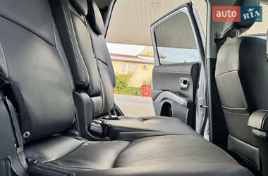 Внедорожник / Кроссовер Mitsubishi Outlander 2012 в 