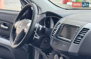 Внедорожник / Кроссовер Mitsubishi Outlander 2012 в 