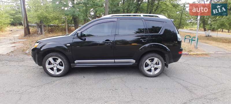 Внедорожник / Кроссовер Mitsubishi Outlander 2008 в 