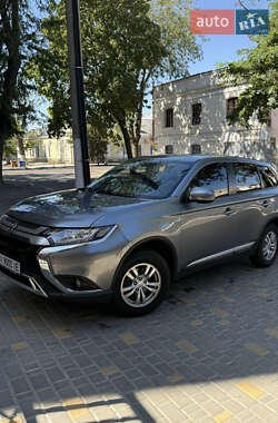 Позашляховик / Кросовер Mitsubishi Outlander 2019 в Одесі