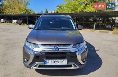 Внедорожник / Кроссовер Mitsubishi Outlander 2018 в Днепре