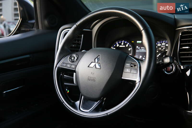 Внедорожник / Кроссовер Mitsubishi Outlander 2018 в Харькове