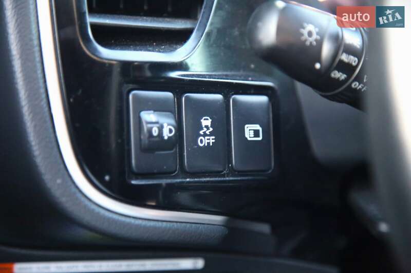 Внедорожник / Кроссовер Mitsubishi Outlander 2018 в Харькове