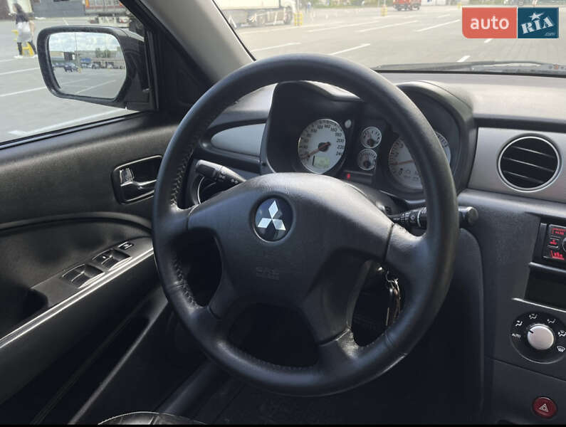 Позашляховик / Кросовер Mitsubishi Outlander 2006 в Черкасах