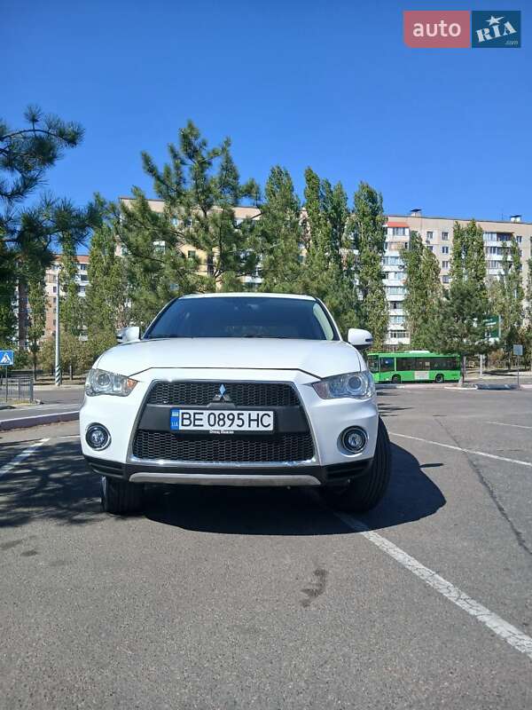 Внедорожник / Кроссовер Mitsubishi Outlander 2010 в Николаеве