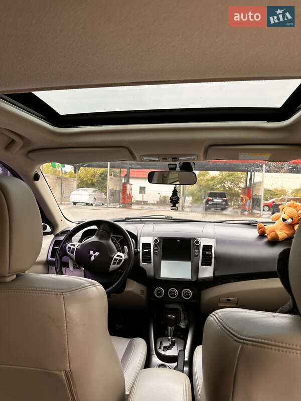 Внедорожник / Кроссовер Mitsubishi Outlander 2008 в Львове фото 9 Внедорожник / Кроссовер Mitsubishi Outlander 2008 в Львове