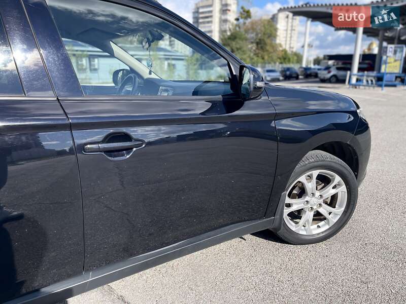 Внедорожник / Кроссовер Mitsubishi Outlander 2013 в Львове фото 6 Внедорожник / Кроссовер Mitsubishi Outlander 2013 в Львове