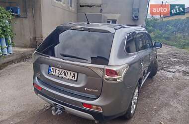 Внедорожник / Кроссовер Mitsubishi Outlander 2012 в 