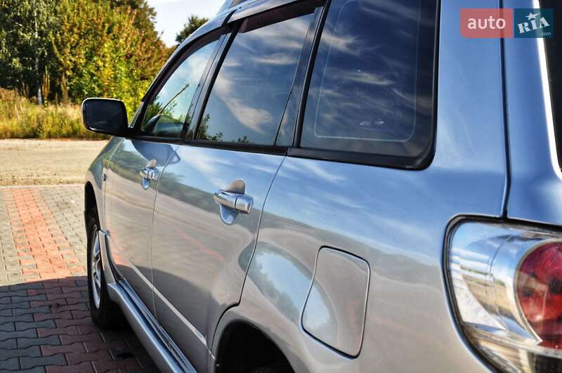Внедорожник / Кроссовер Mitsubishi Outlander 2004 в Полтаве