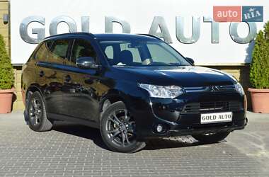 Внедорожник / Кроссовер Mitsubishi Outlander 2013 в 