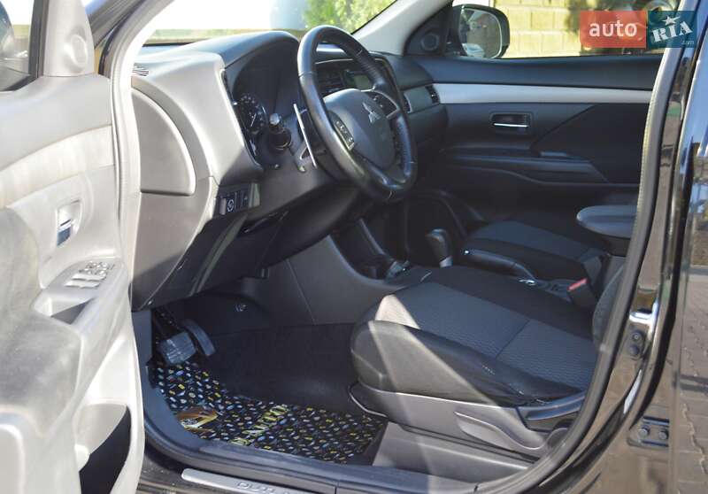 Внедорожник / Кроссовер Mitsubishi Outlander 2013 в Одессе фото 14 Внедорожник / Кроссовер Mitsubishi Outlander 2013 в Одессе