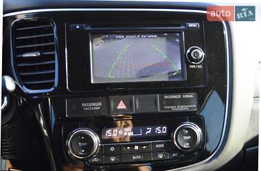 Внедорожник / Кроссовер Mitsubishi Outlander 2013 в 