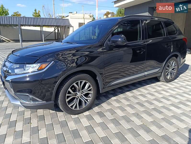 Позашляховик / Кросовер Mitsubishi Outlander 2016 в Білій Церкві фото 11 Позашляховик / Кросовер Mitsubishi Outlander 2016 в Білій Церкві