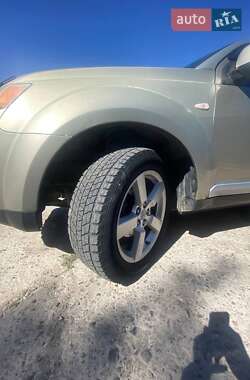 Внедорожник / Кроссовер Mitsubishi Outlander 2007 в 