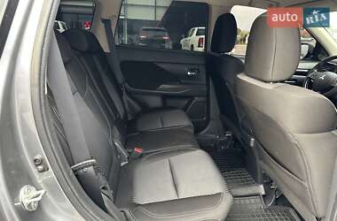 Внедорожник / Кроссовер Mitsubishi Outlander 2021 в 