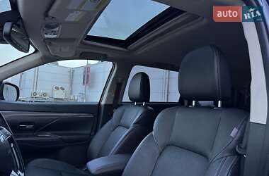 Внедорожник / Кроссовер Mitsubishi Outlander 2018 в 