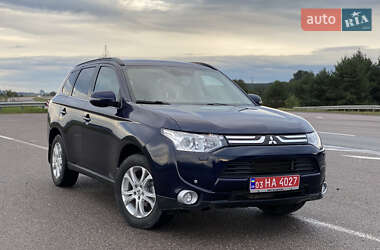 Позашляховик / Кросовер Mitsubishi Outlander 2013 в Радивиліві
