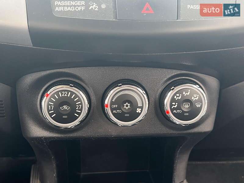 Позашляховик / Кросовер Mitsubishi Outlander 2012 в Львові фото 10 Позашляховик / Кросовер Mitsubishi Outlander 2012 в Львові