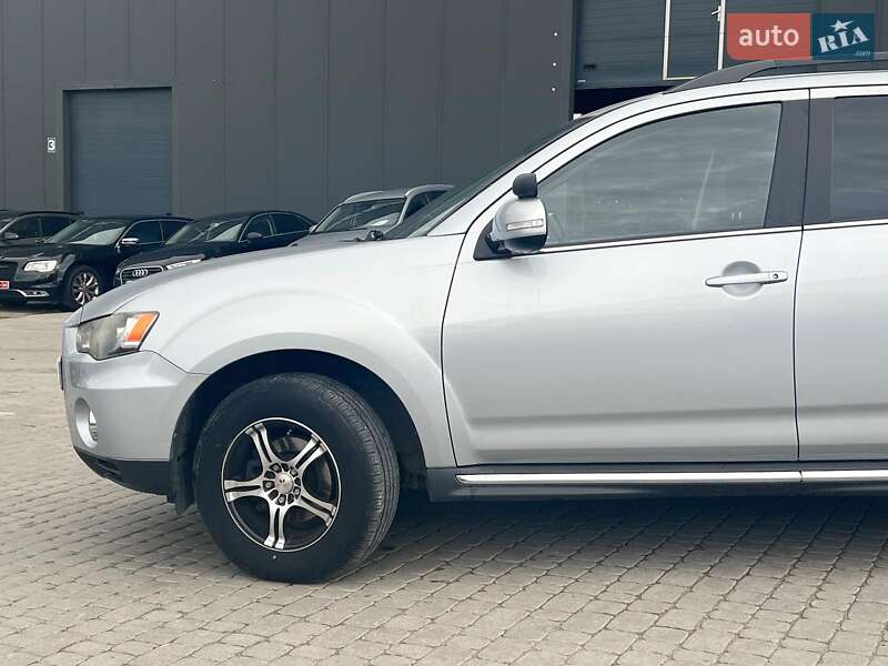 Позашляховик / Кросовер Mitsubishi Outlander 2012 в Львові фото 23 Позашляховик / Кросовер Mitsubishi Outlander 2012 в Львові