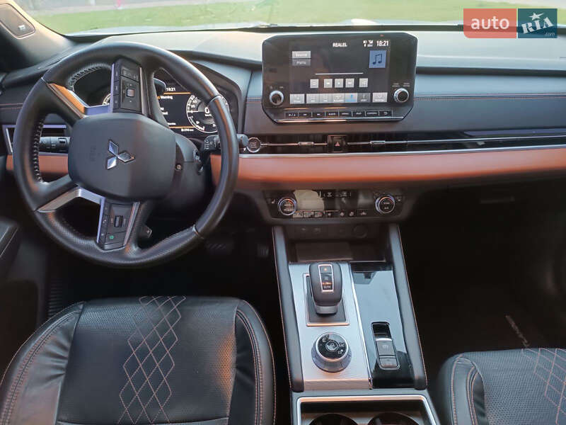 Внедорожник / Кроссовер Mitsubishi Outlander 2022 в Кременчуге