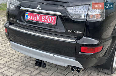 Внедорожник / Кроссовер Mitsubishi Outlander 2011 в 