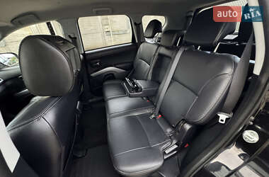 Внедорожник / Кроссовер Mitsubishi Outlander 2011 в 